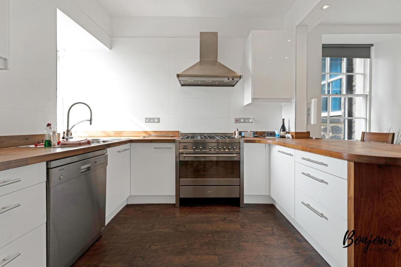 Old Town Spacious 5Br-2Ba, Near Royal Mile By Bonjour Residences Edinburgh Bagian luar foto