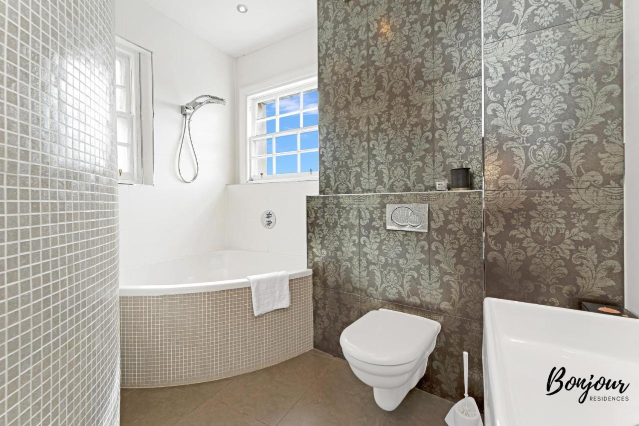 Old Town Spacious 5Br-2Ba, Near Royal Mile By Bonjour Residences Edinburgh Bagian luar foto