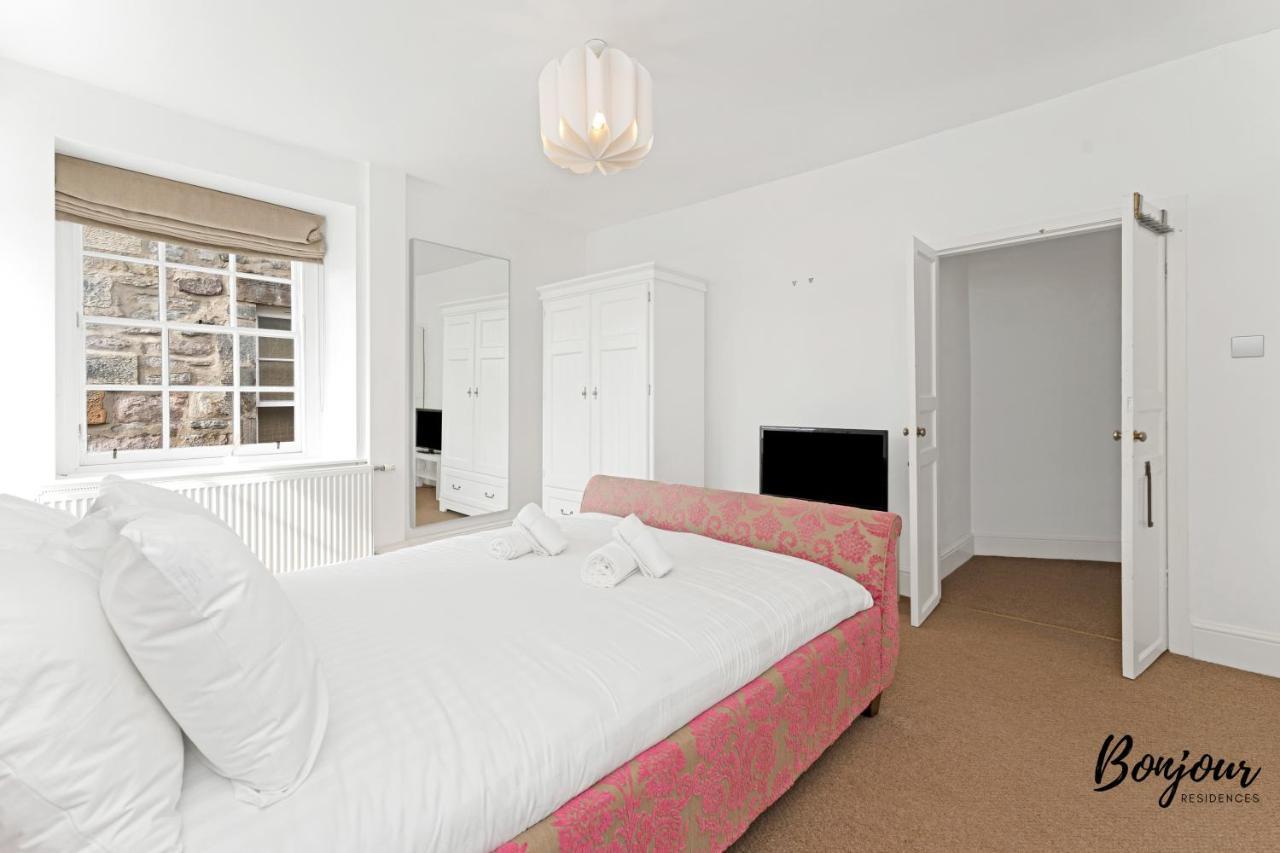 Old Town Spacious 5Br-2Ba, Near Royal Mile By Bonjour Residences Edinburgh Bagian luar foto